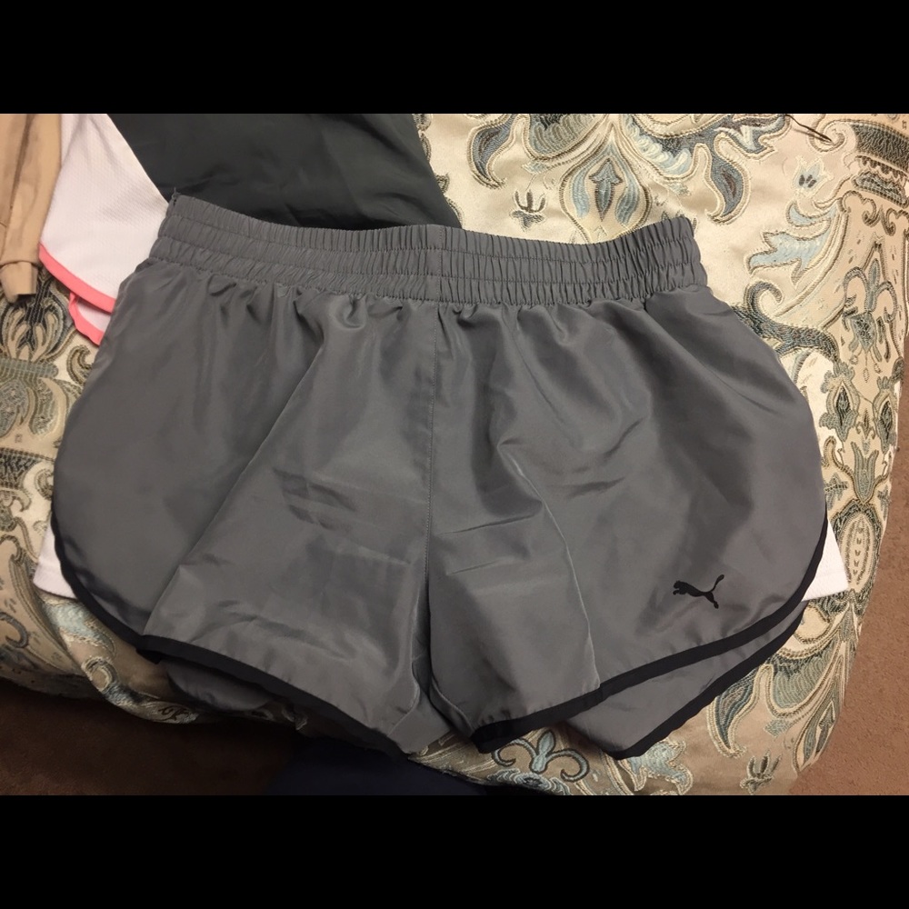 Bundle Shorts - Picture 2 of 2